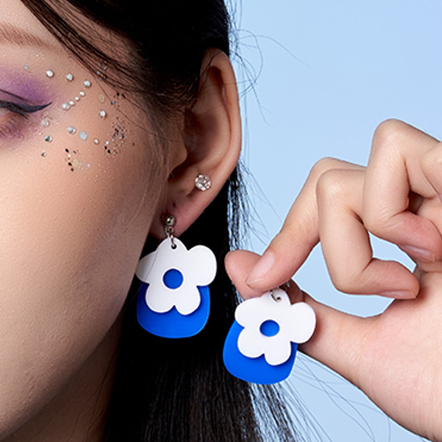 Lightweight Simple Flower Studs Ear Clip/Earrings